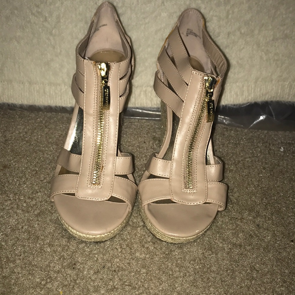 Guess wedges